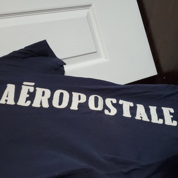 Aeropostale T-Shirt - Picture 2 of 3